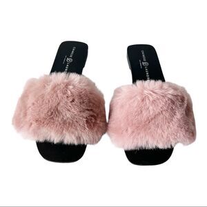 Chinese Laundry Madonna Pink Faux Fur Slide Sandal Size 7